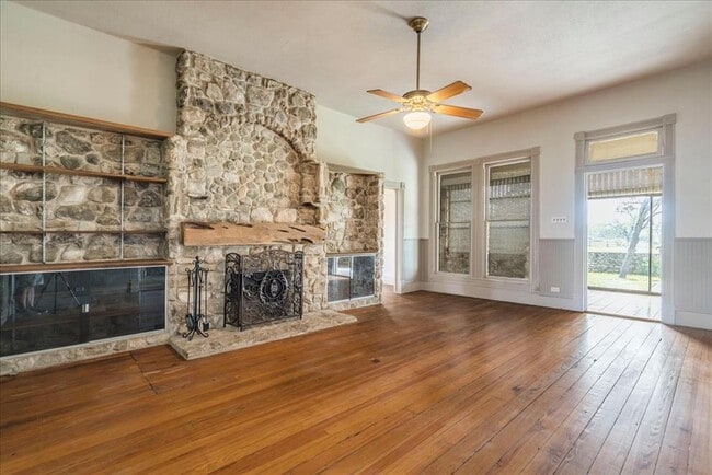 Building Photo - 6400 Cypress Rd