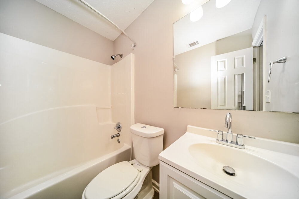 Building Photo - 260 Landing Dr