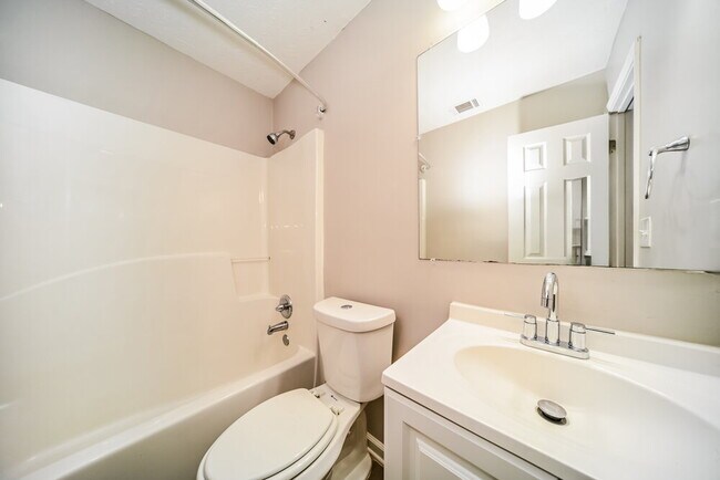 Building Photo - 260 Landing Dr