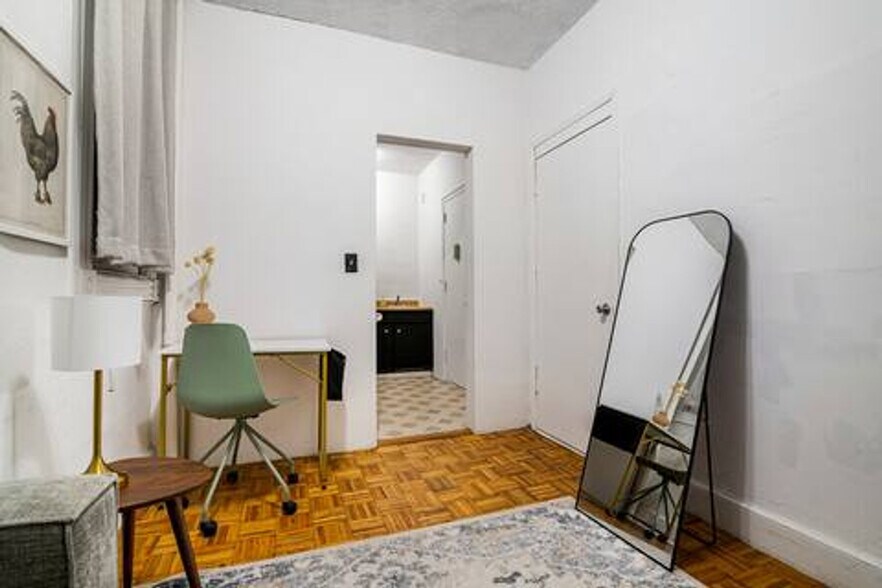 Building Photo - 235 E 89th St