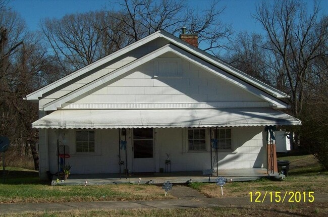 Primary Photo - 311 Girard St