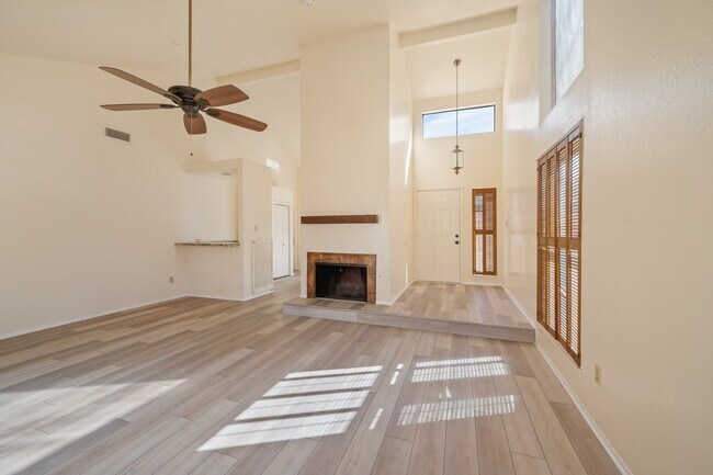 Building Photo - 4330 Willow Beach Dr