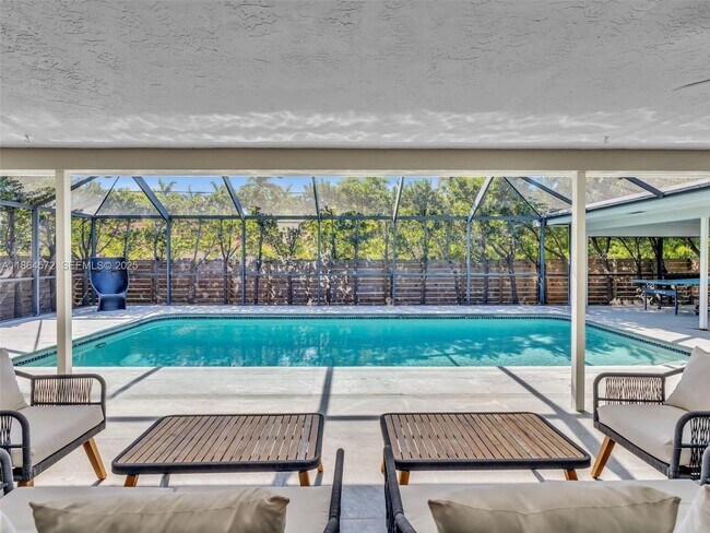 Building Photo - 840 S Southlake Dr