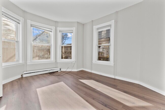 Building Photo - 394 Gregory St