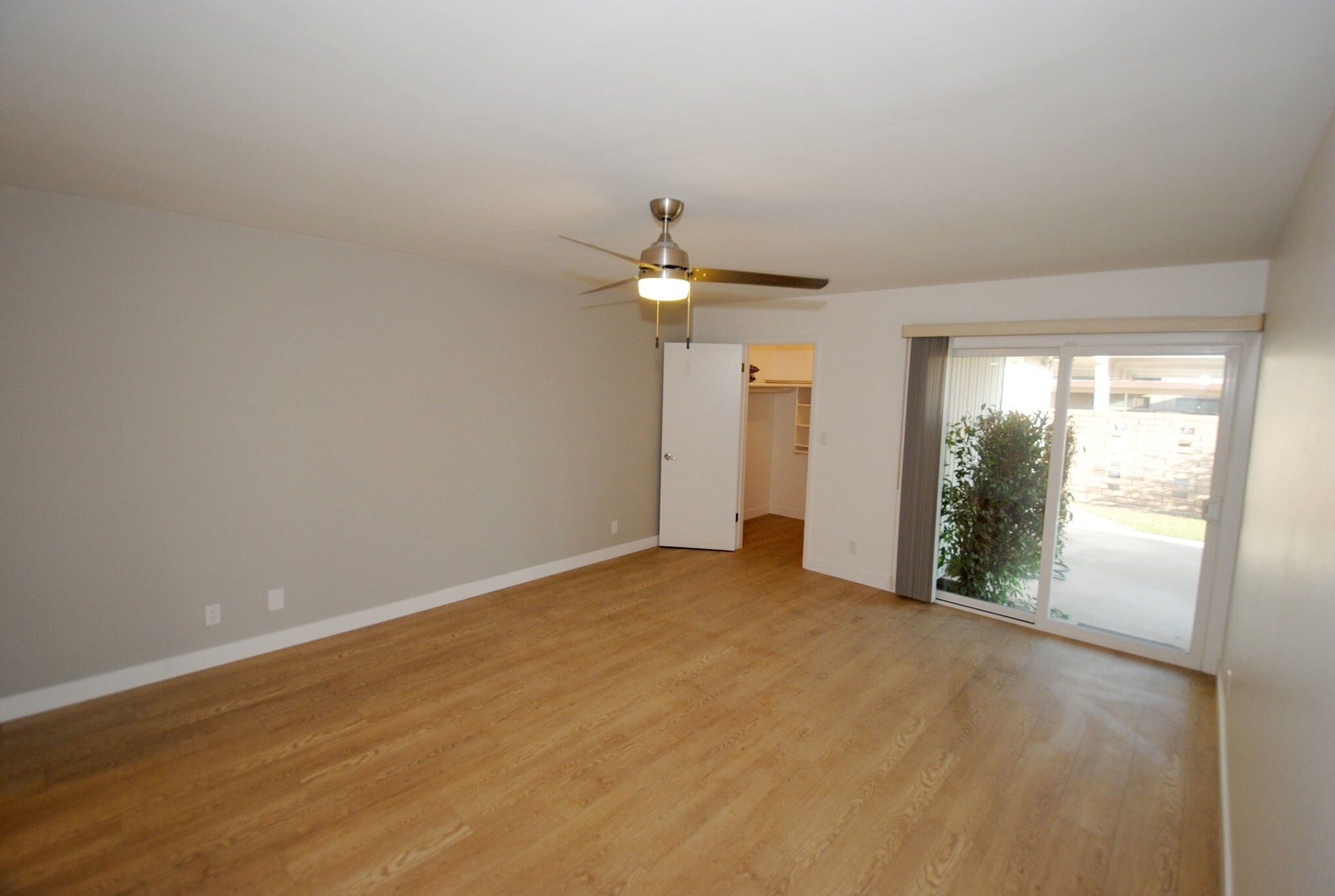 Building Photo - 3703 E Montecito Ave