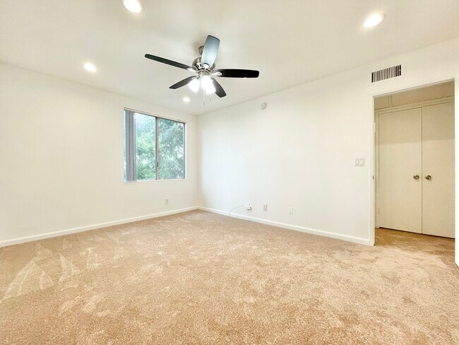 Building Photo - 12720 Burbank Blvd
