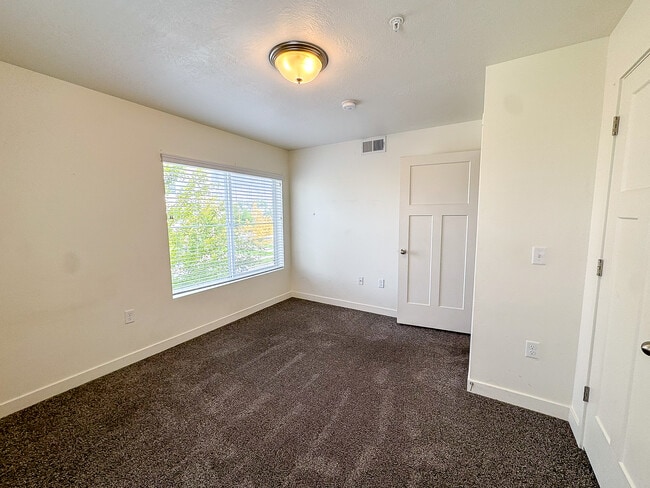 Building Photo - 531 S 850 E