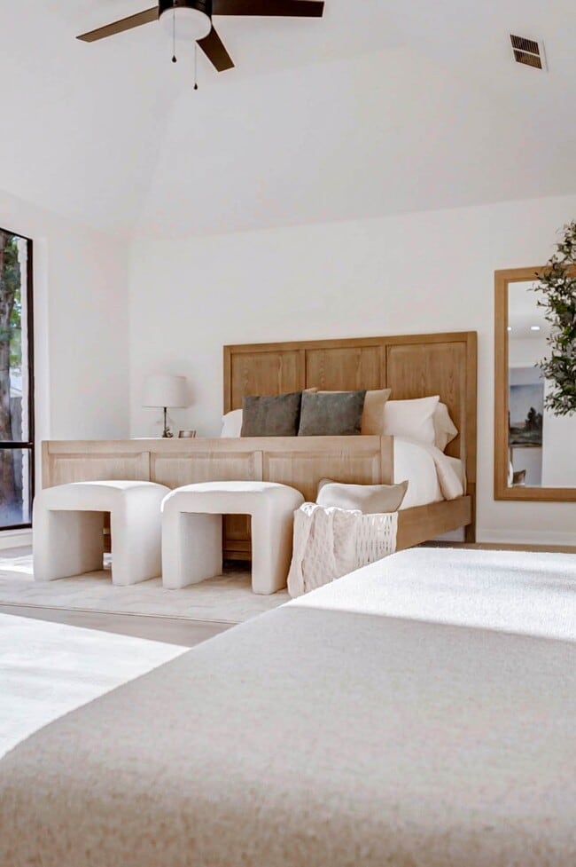 Building Photo - 10303 Chevy Chase Dr