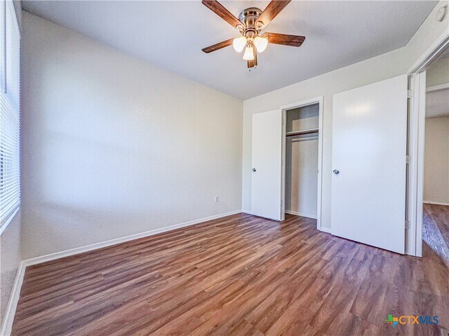Building Photo - 1103 Shanarae Cir