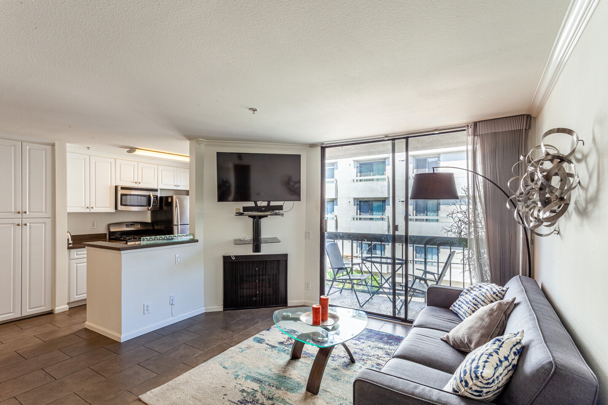 Building Photo - 7320 Hawthorn Ave