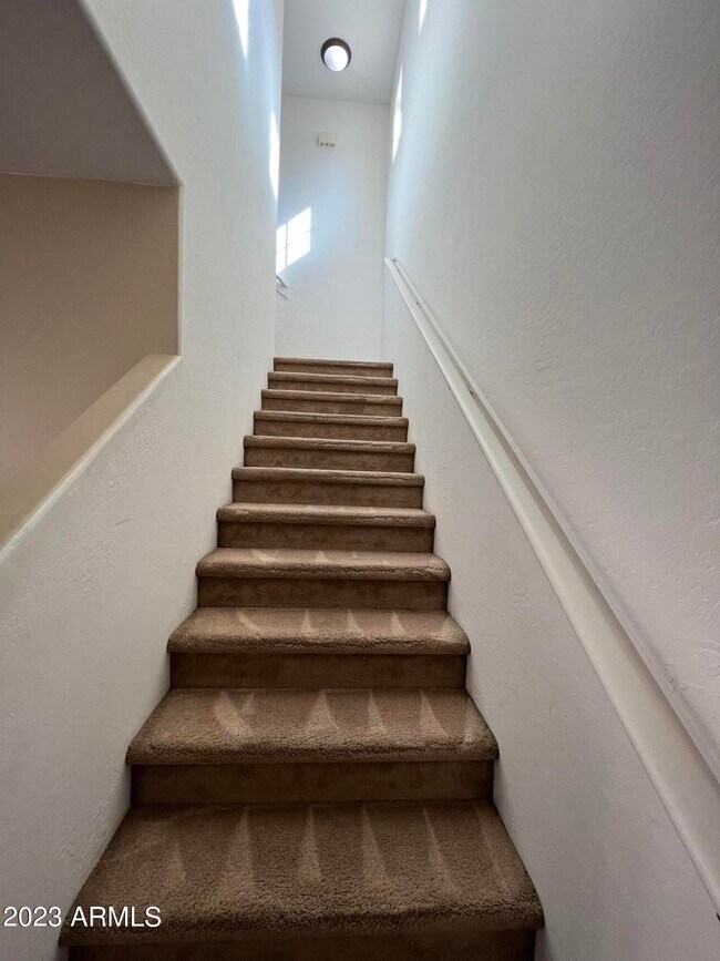 Building Photo - 2709 E Bart St