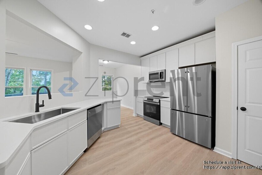 Building Photo - 1632 Caswell Pkwy