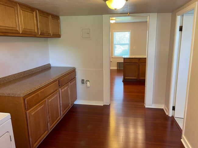 Building Photo - Adorable bungalow with large private yard