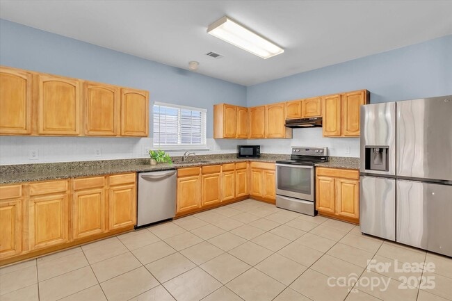 Building Photo - 15635 Normans Landing Dr