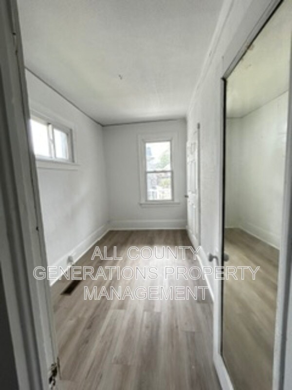 Building Photo - 1230 Norwood Rd