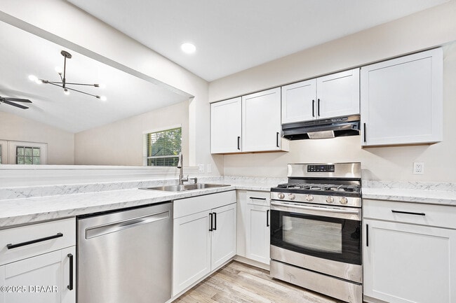 Building Photo - 830 Brimfield Ct