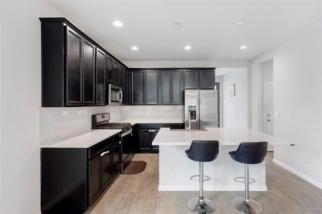Building Photo - 420 Winding Hollow Ln
