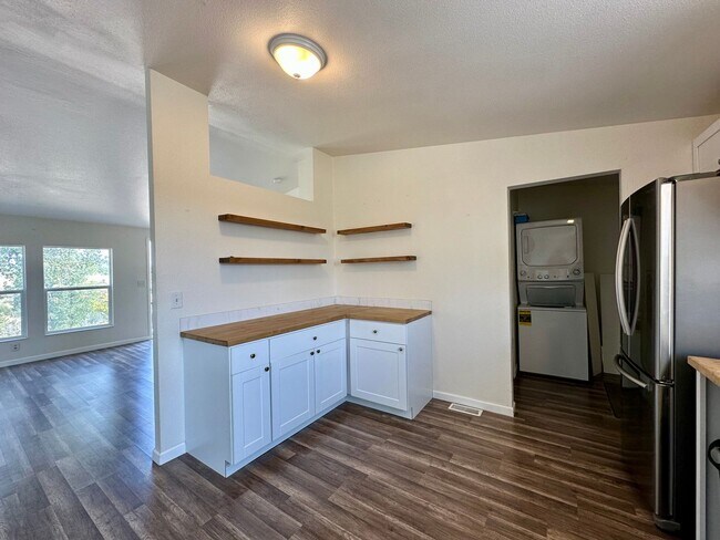 Building Photo - 14124 Marsha Way