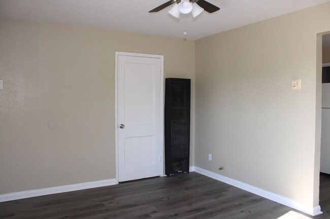 Building Photo - CLOSE TO TINKER! *FIRST FULL MONTH FREE! HOLIDAY SPECIAL!