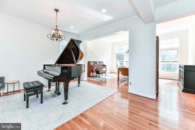 Building Photo - 46342 Summerhill Pl