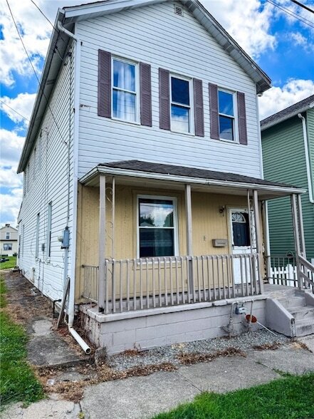 Building Photo - 310 27th St