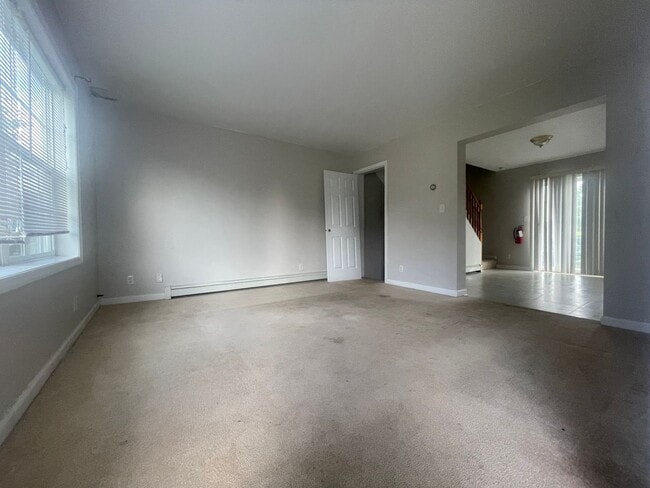 Building Photo - 707 Ridge Rd