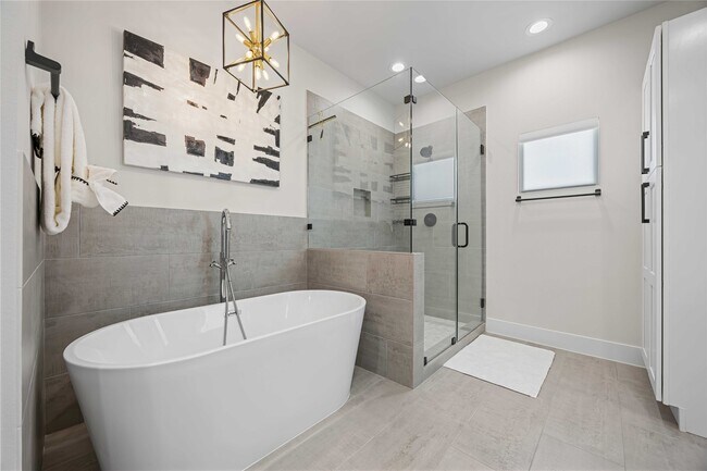 Building Photo - 3018 Markle Dr