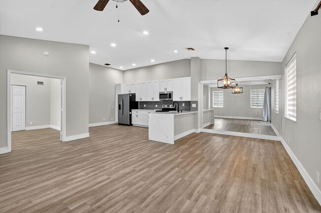 Building Photo - 851 NW 42nd Pl