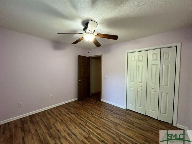 Building Photo - 233 Wild Rose Dr