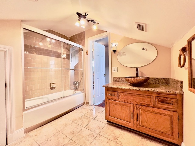 Master bathroom - 849 Lasalle St