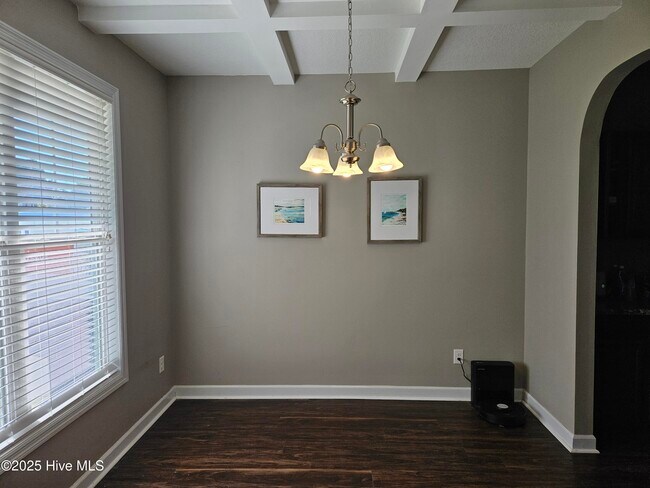 Building Photo - 609 Winfall Dr