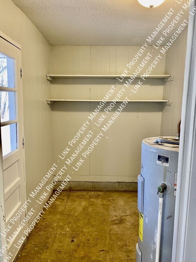 Building Photo - 1636 Keeble St