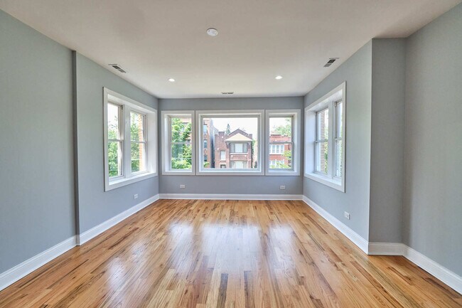 Building Photo - 6345 S Artesian Ave