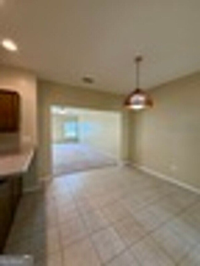 Building Photo - 200 Royal Palms Ave