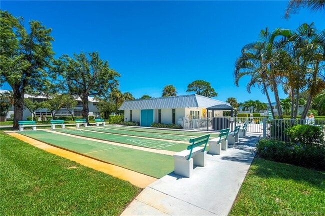 Building Photo - 2929 SE Ocean Blvd