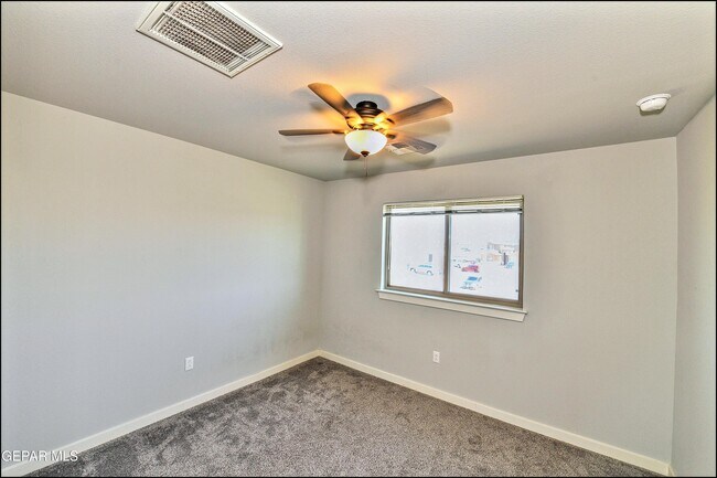 Building Photo - 6952 Black Mesquite Dr
