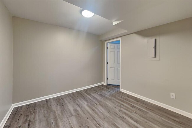Building Photo - 1461 Rosewood Creek Dr