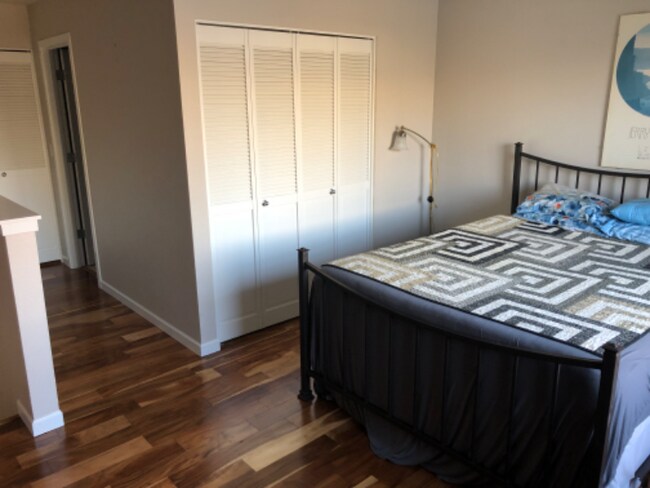 Building Photo - 710 NW Naito Pkwy