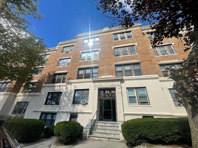 Building Photo - 1653 Commonwealth Ave