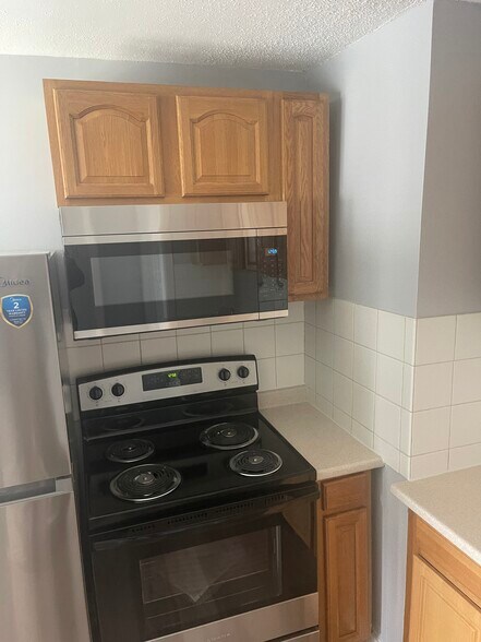 Building Photo - 16 Hanna St