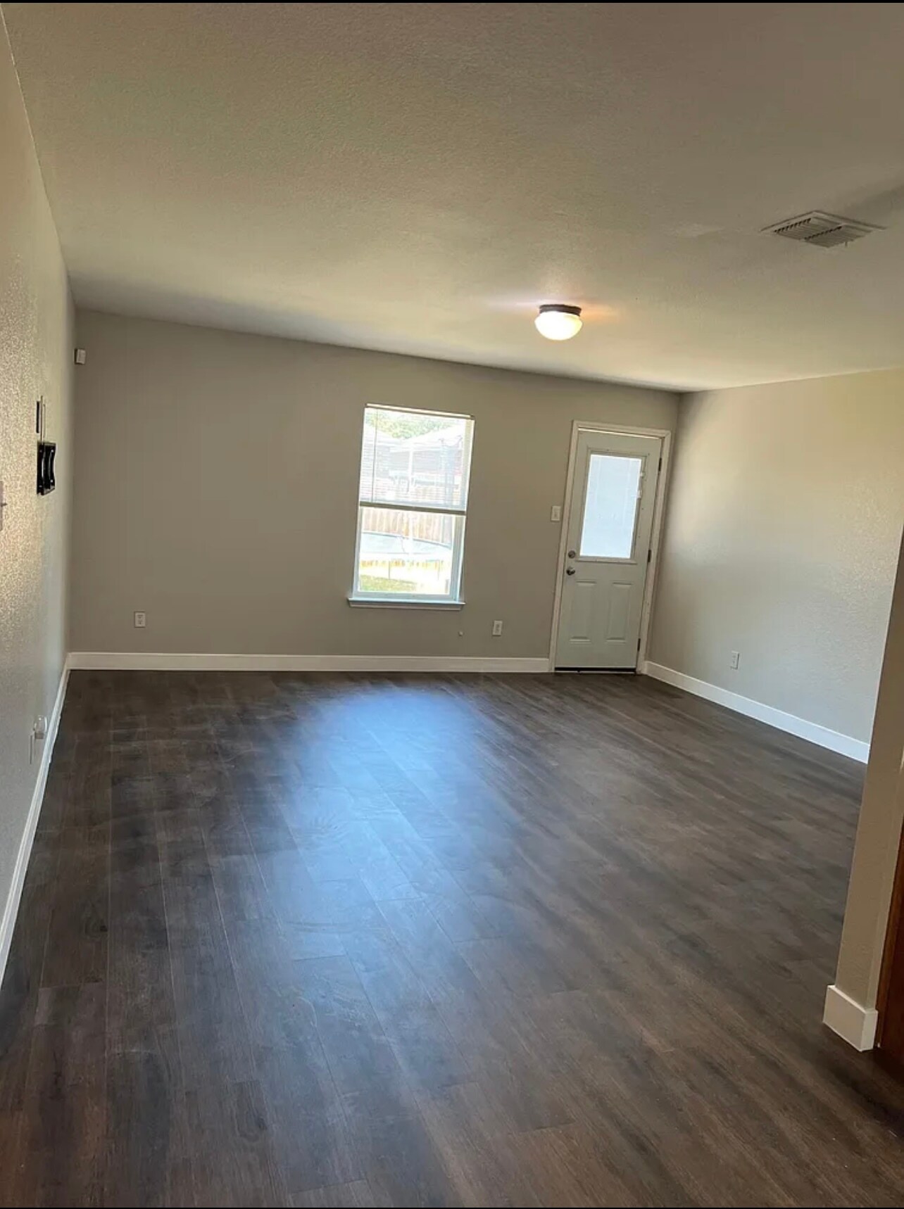 Building Photo - 1821 Trego Dr