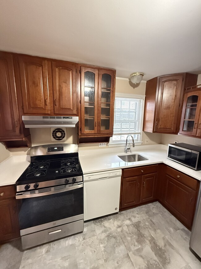 Building Photo - 8610 35th Ave