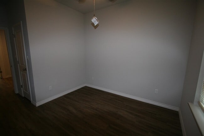 Building Photo - 217 Peruna Dr
