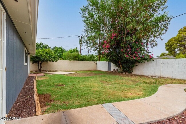 Building Photo - 7340 N 7th Ave