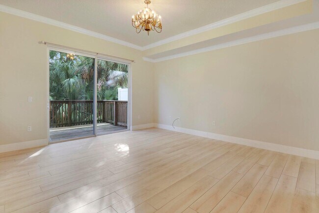 Building Photo - 12643 SE Old Cypress Dr