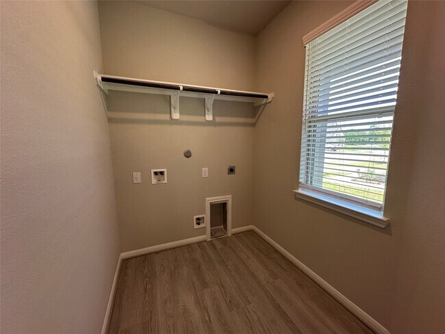 Building Photo - 10419 Astor Pt Trl