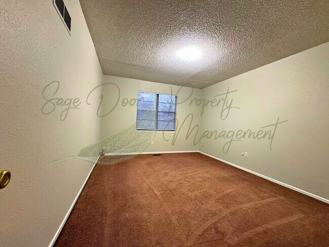 Building Photo - AVAILABLE NOW!!!!