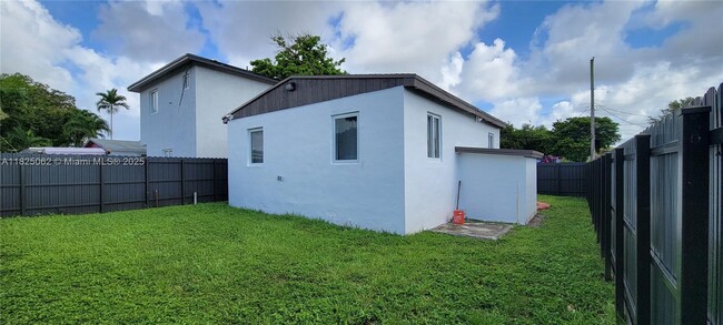 Building Photo - 1520 NW 69th St