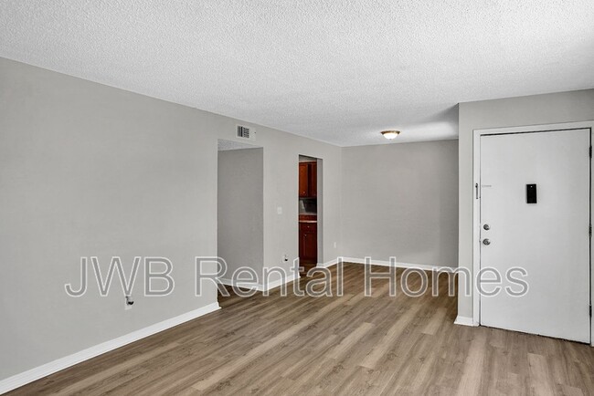 Building Photo - 473 Bentwood Ln