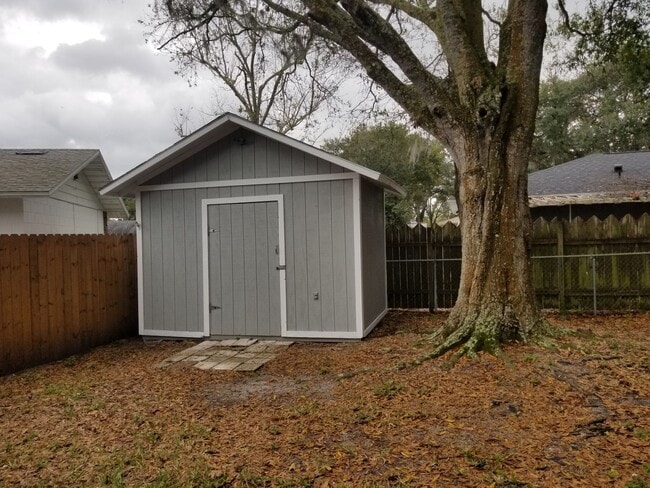 Building Photo - Three-Bedroom Home Near Lake Howard in Win...